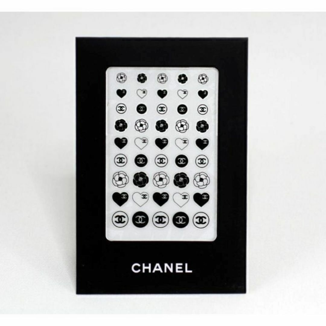 CHANEL(シャネル)のChnl 希少！新品未使用本物　シャネル　ネイルステッカー レディースのトップス(その他)の商品写真