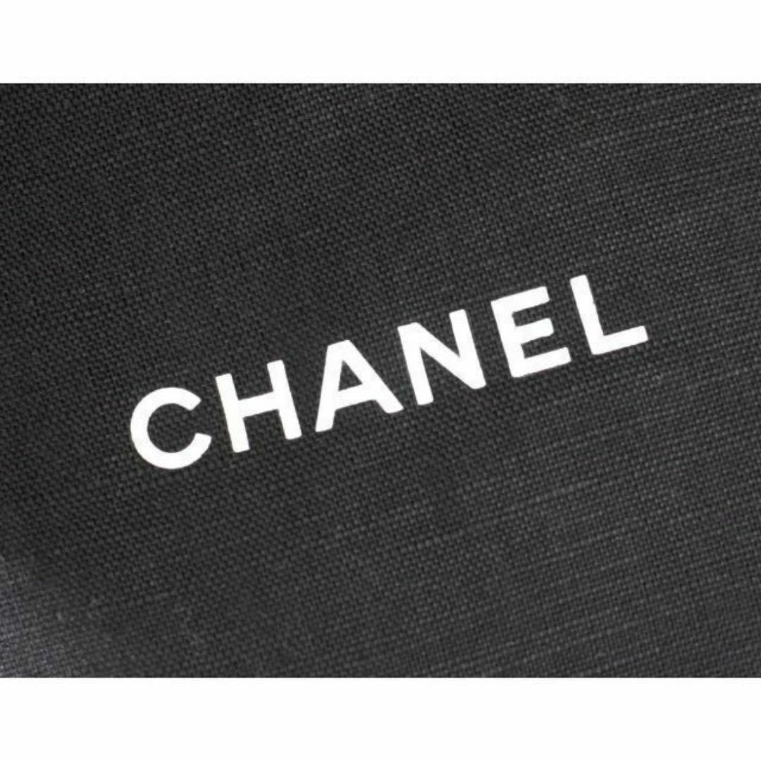 CHANEL(シャネル)のbk2 新品未使用本物　シャネル　非売品巾着ポーチ レディースのファッション小物(ポーチ)の商品写真