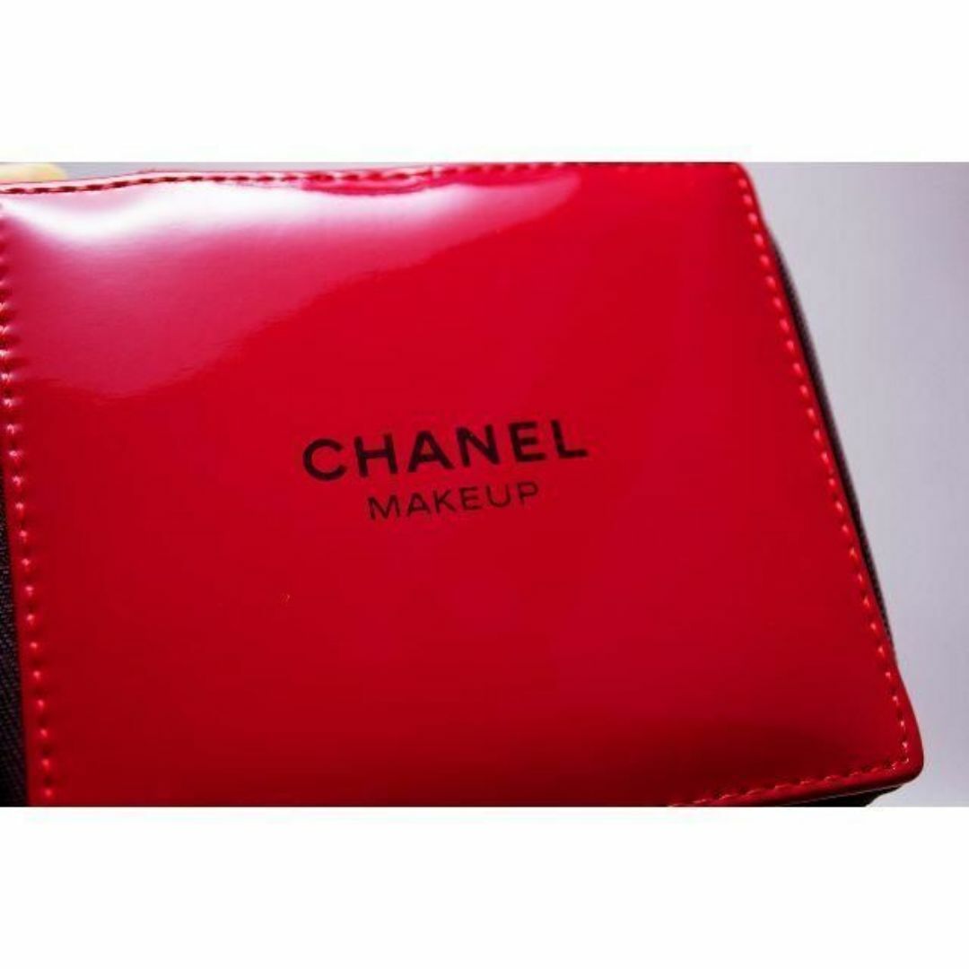 CHANEL(シャネル)のx6red 新品未使用本物　シャネル CHANEL ノベルティポーチ レディースのファッション小物(ポーチ)の商品写真