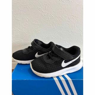 NIKE スニーカー　キッズ(スニーカー)