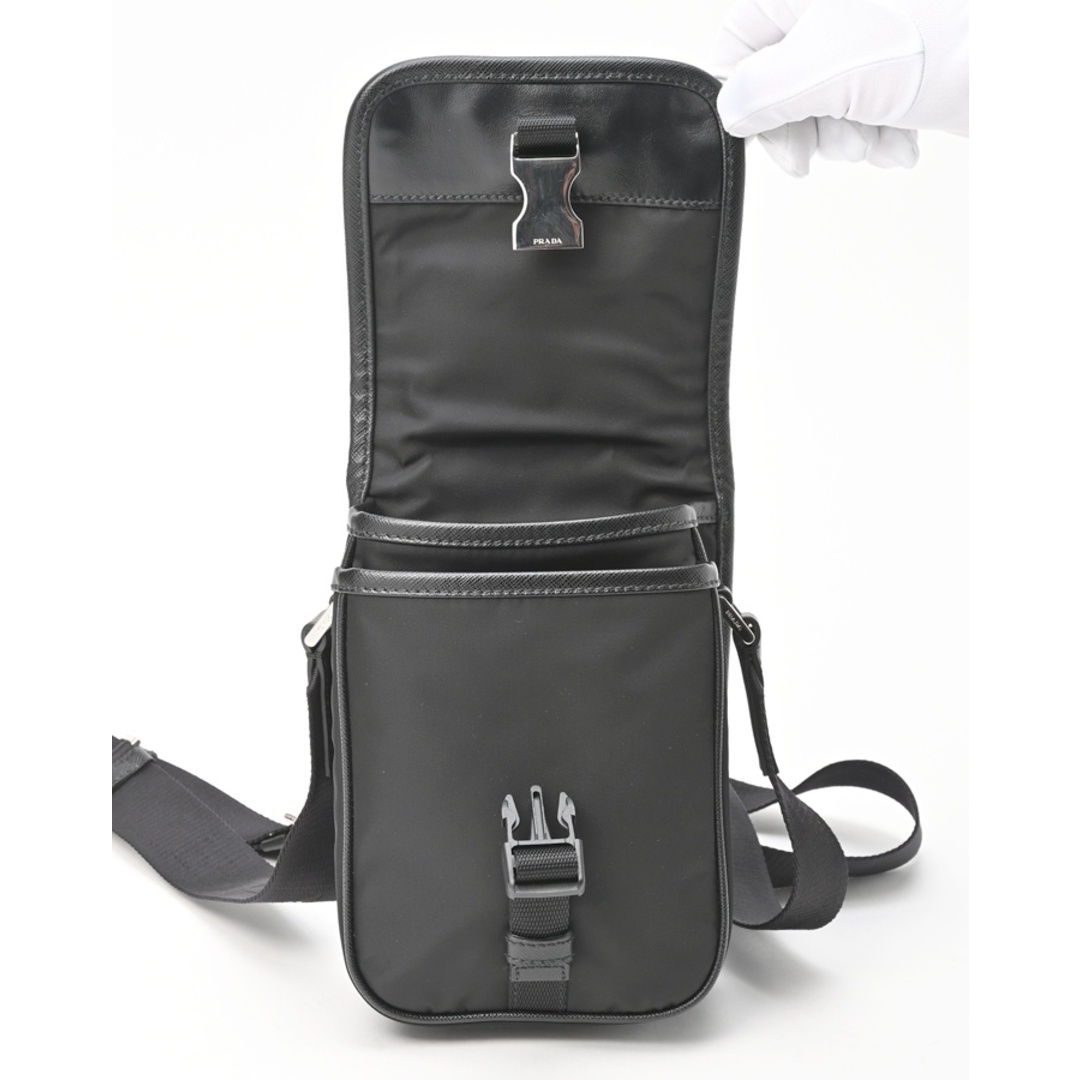プラダ　Re-Nylon × サフィアーノレザー   ミニ ショルダー / フォン ホルダー   2VD043　ブラック（ネロ） 　【中古】 商品番号 E-155377 レディースのバッグ(ショルダーバッグ)の商品写真