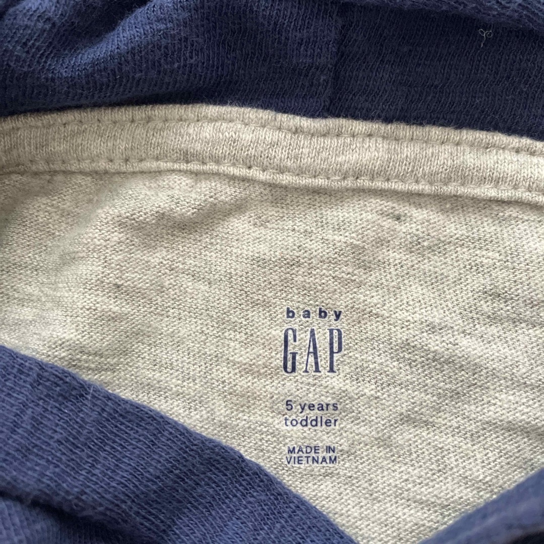 GAP(ギャップ)の110㎝　GAP 長袖　Tシャツ　サメ　フード　男の子 キッズ/ベビー/マタニティのキッズ服男の子用(90cm~)(Tシャツ/カットソー)の商品写真