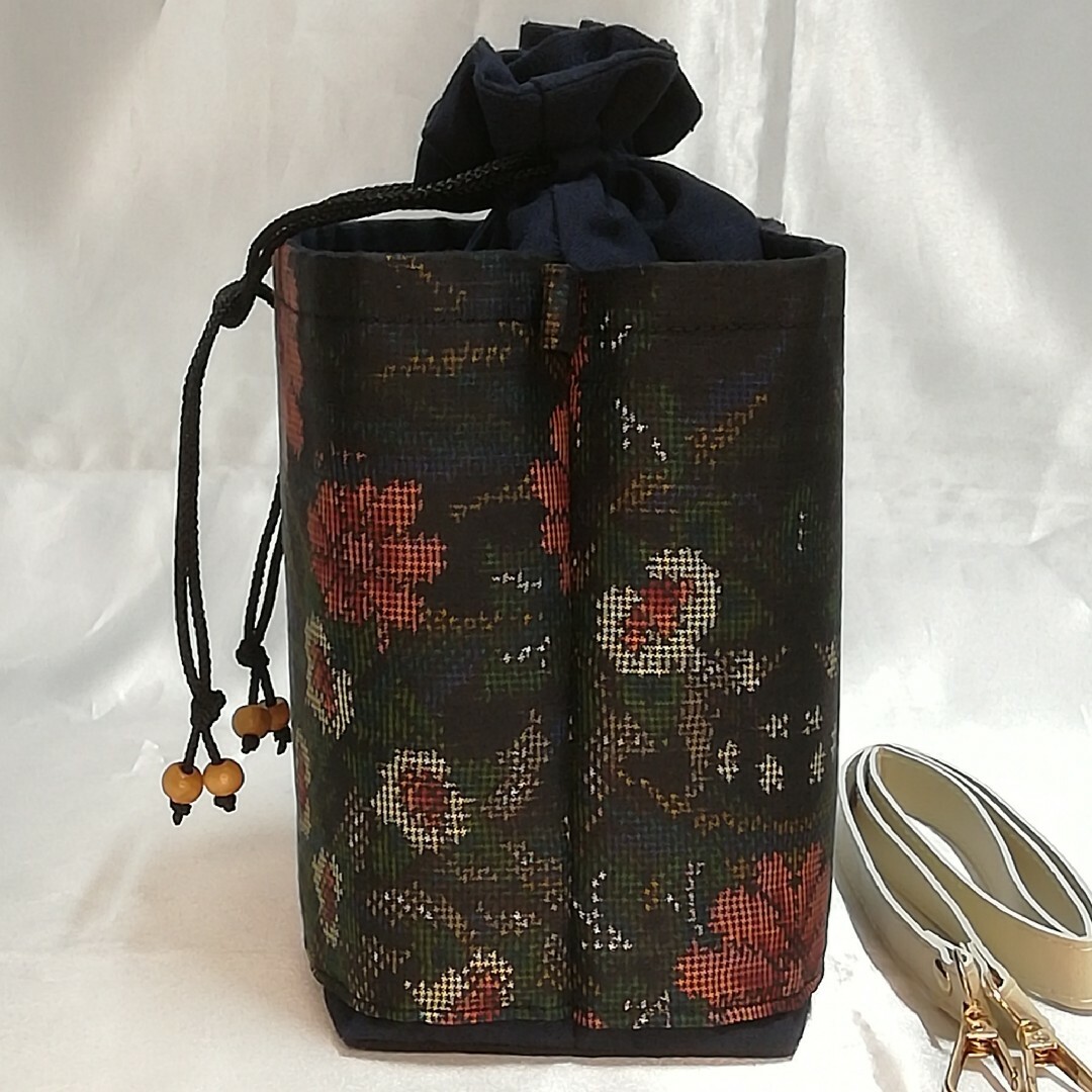 巾着袋　肩掛け　自立　ハンドメイド　HandMye レディースのバッグ(ショルダーバッグ)の商品写真