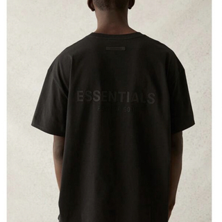 フィアオブゴッド(FEAR OF GOD)のessentials バックロゴTシャツ BLACK ラスト1点(Tシャツ/カットソー(半袖/袖なし))