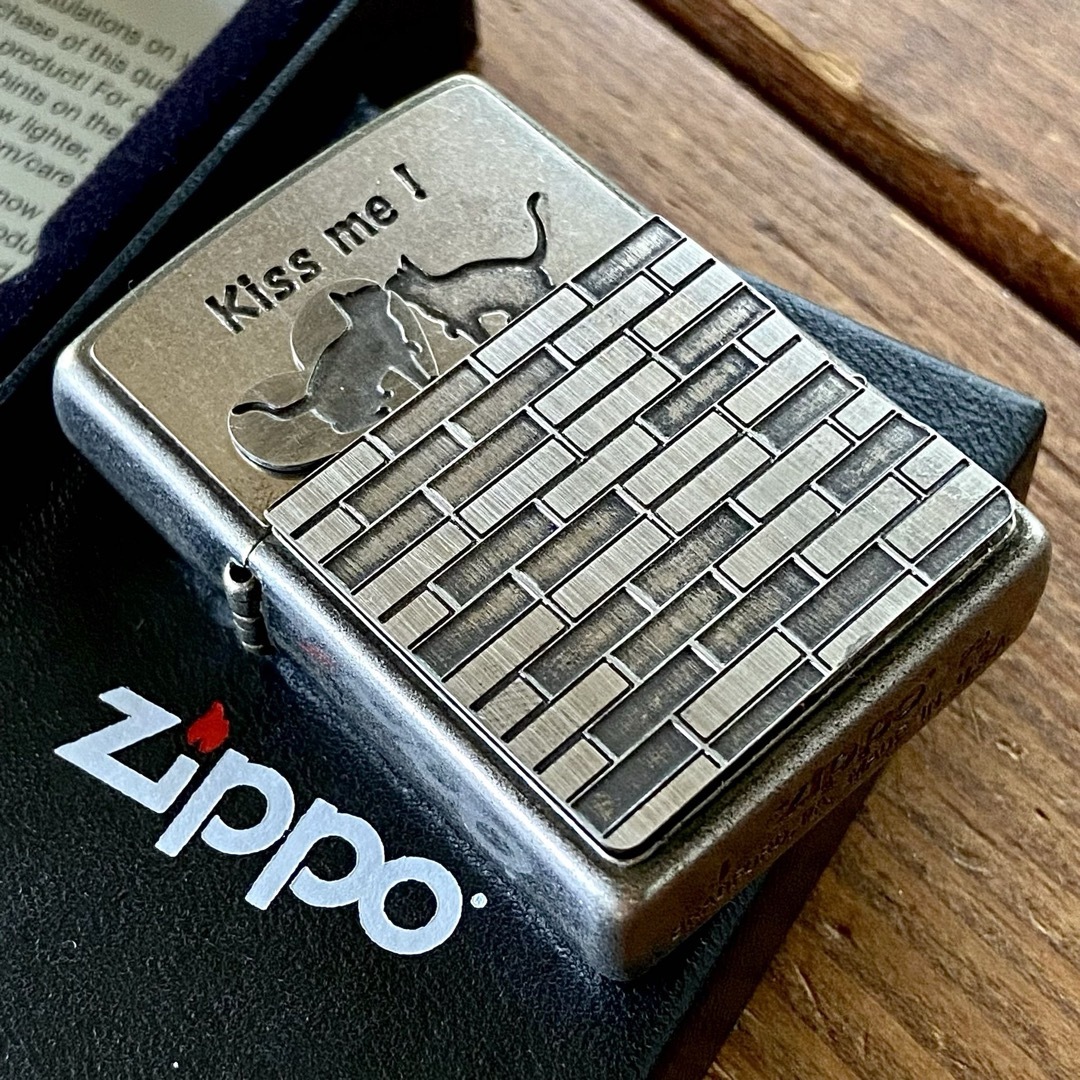 ZIPPO(ジッポー)のZIPPO ネコ トリックギア キャット クローム古美 ジッポー オイルライター メンズのファッション小物(タバコグッズ)の商品写真