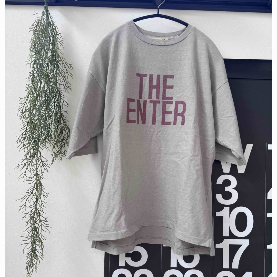 L'Appartement DEUXIEME CLASSE(アパルトモンドゥーズィエムクラス)の【REMI RELIEF/レミレリーフ】 THE ENTER7ブソデTシャツ レディースのトップス(Tシャツ(長袖/七分))の商品写真