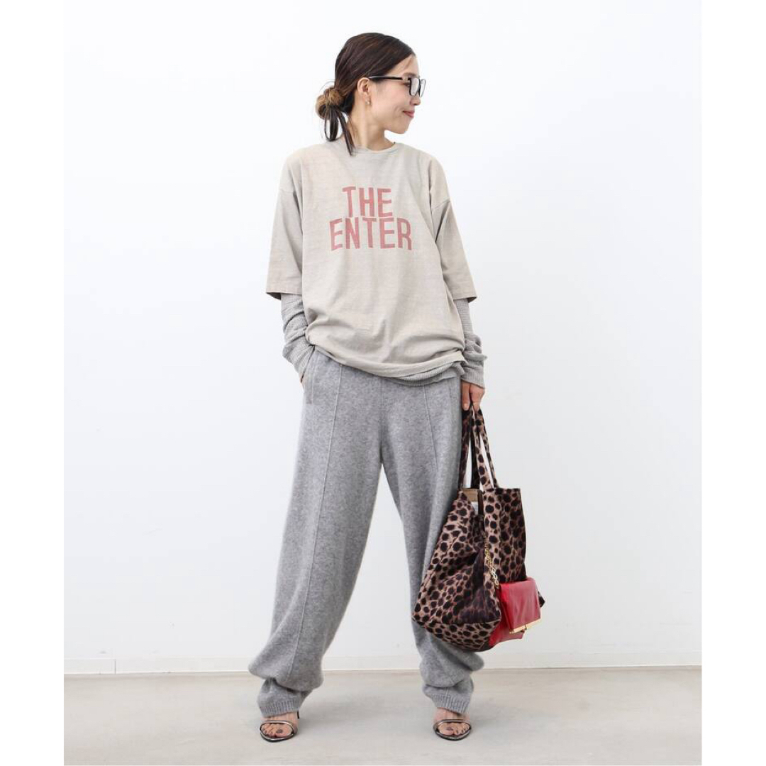 L'Appartement DEUXIEME CLASSE(アパルトモンドゥーズィエムクラス)の【REMI RELIEF/レミレリーフ】 THE ENTER7ブソデTシャツ レディースのトップス(Tシャツ(長袖/七分))の商品写真