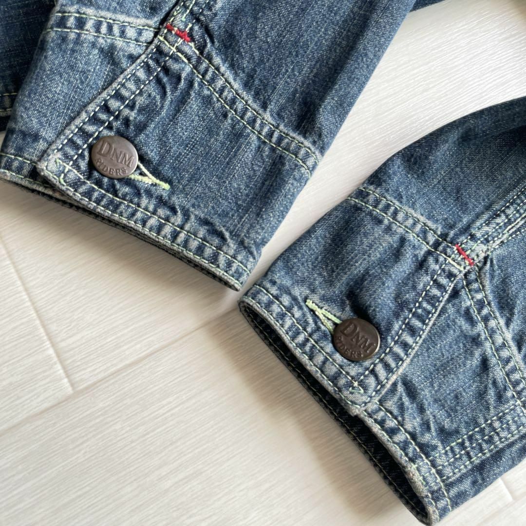 DENIM DUNGAREE - デニムダンガリー デニムジャケット ノーカラー ロゴ DENIM DUNGAREE - デニムダンガリー デニムジャケット ノーカラー ロゴ