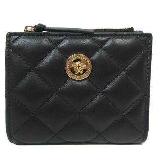 ヴェルサーチ(VERSACE)の【新品】ヴェルサーチェ 財布 二つ折り財布(小銭入れあり) 1005564 (ブラック) VERSACE メドゥーサ ロゴ キルティングレザー スモールウォレット アウトレット レディース(財布)