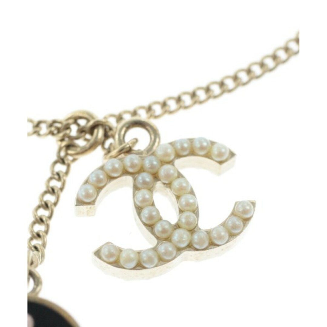 CHANEL(シャネル)のCHANEL シャネル ブレスレット・バングル - 黒xゴールド 【古着】【中古】 レディースのアクセサリー(ブレスレット/バングル)の商品写真