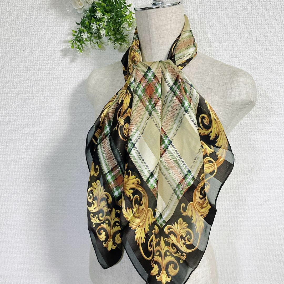 VINTAGE(ヴィンテージ)の大判スカーフ チェック柄 リーフ柄 シルク 絹 シルク100 日本製 レディースのファッション小物(バンダナ/スカーフ)の商品写真