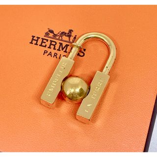 エルメス(Hermes)の激安✨HERMES本物　エルメス　カデナ地球2001年限定チャーム　ゴールド(チャーム)