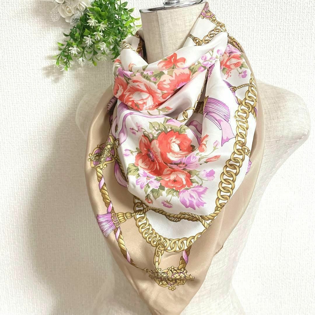 VINTAGE(ヴィンテージ)の大判スカーフ 花柄 ヨーロピアン柄 シルク 絹 シルク100％ 絹100 レディースのファッション小物(バンダナ/スカーフ)の商品写真