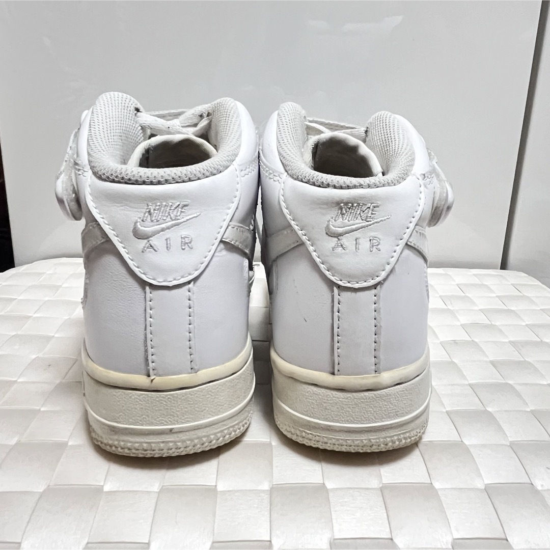 NIKE(ナイキ)のNIKE Air Force 1 MID07 エアフォース1  22.5cm レディースの靴/シューズ(スニーカー)の商品写真