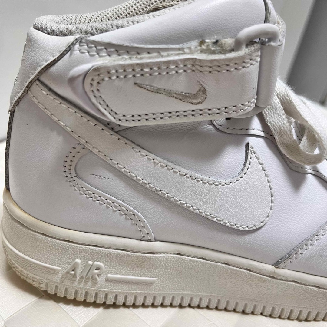 NIKE(ナイキ)のNIKE Air Force 1 MID07 エアフォース1  22.5cm レディースの靴/シューズ(スニーカー)の商品写真