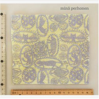 ミナペルホネン(mina perhonen)の9-w　ミナペルホネン　はぎれ　jungle relief　yellow(生地/糸)