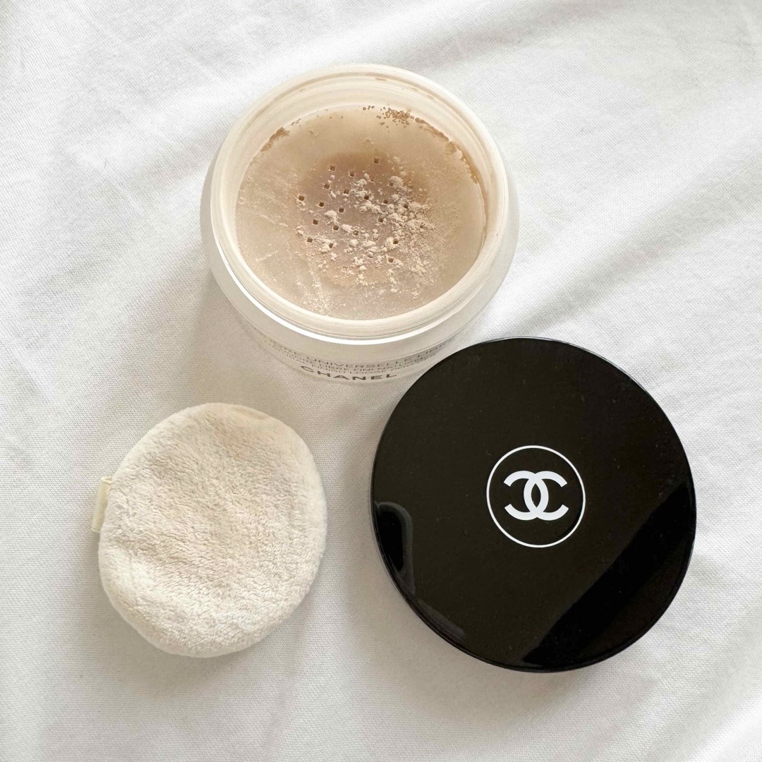 CHANEL(シャネル)のCHANEL シャネル POUDRE UNIVERSELLE LIBRE コスメ/美容のベースメイク/化粧品(フェイスパウダー)の商品写真