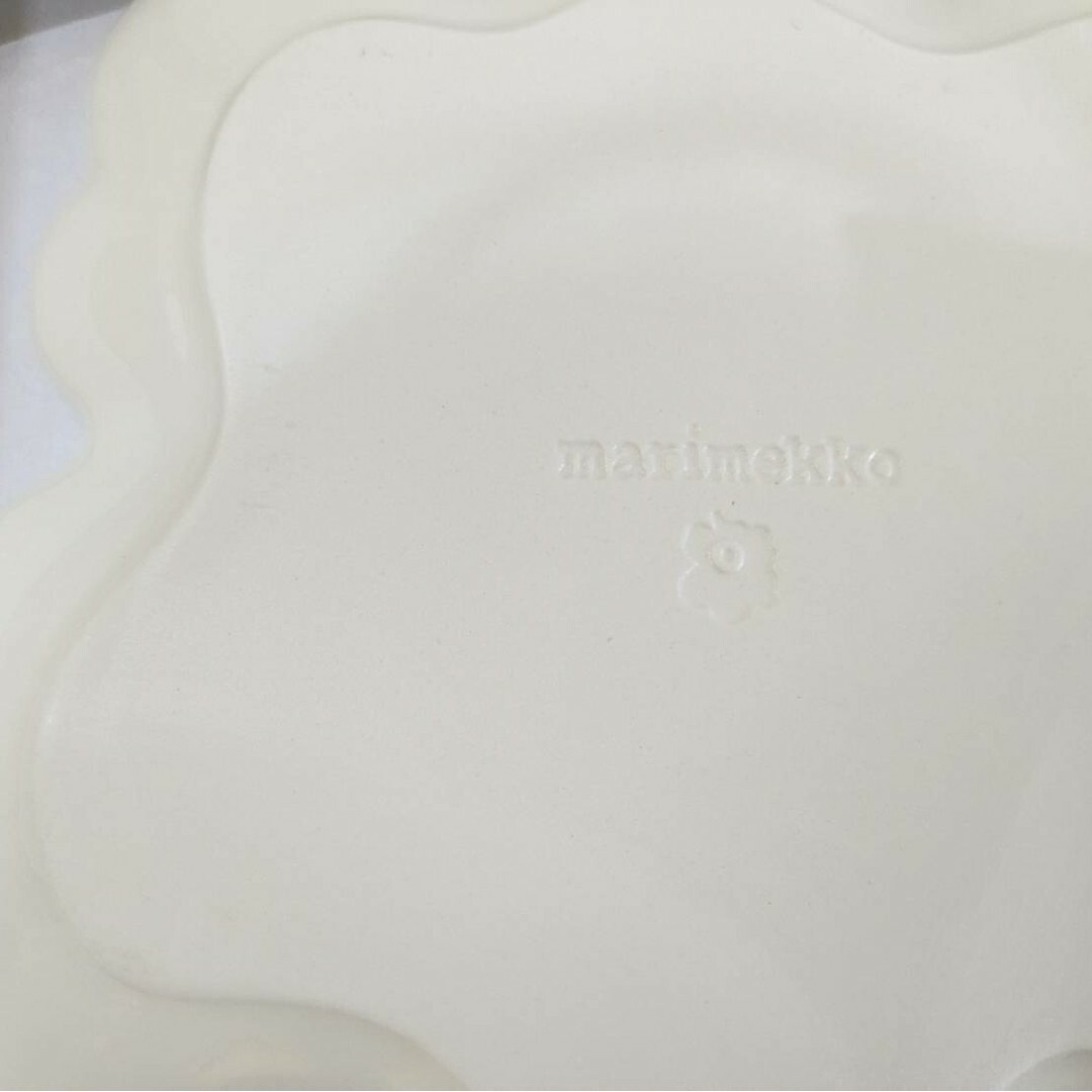 marimekko(マリメッコ)のウニッコ　60周年　プレート　ホワイト インテリア/住まい/日用品のキッチン/食器(食器)の商品写真