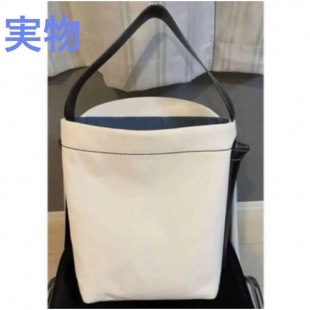 celine(セリーヌ)の2024春セール★正規品CELINEツイステッドカバ送料無料 レディースのバッグ(トートバッグ)の商品写真