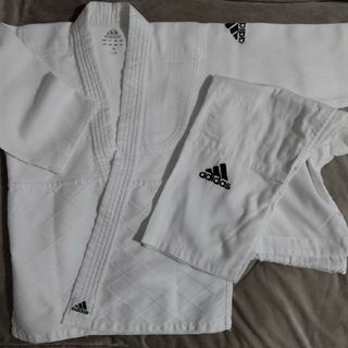 柔道着3点セット。アディダスadidas130cm(相撲/武道)