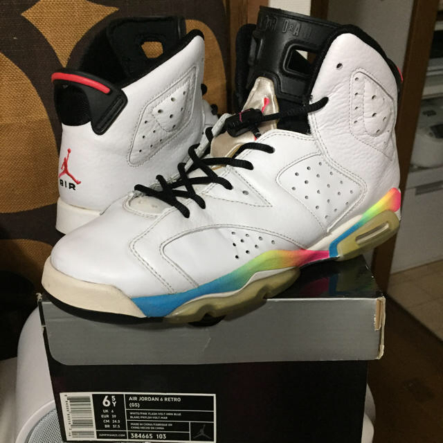 NIKE(ナイキ)の再値下げ！ Jordan 6 gs レインボー 24.5 レディースの靴/シューズ(スニーカー)の商品写真