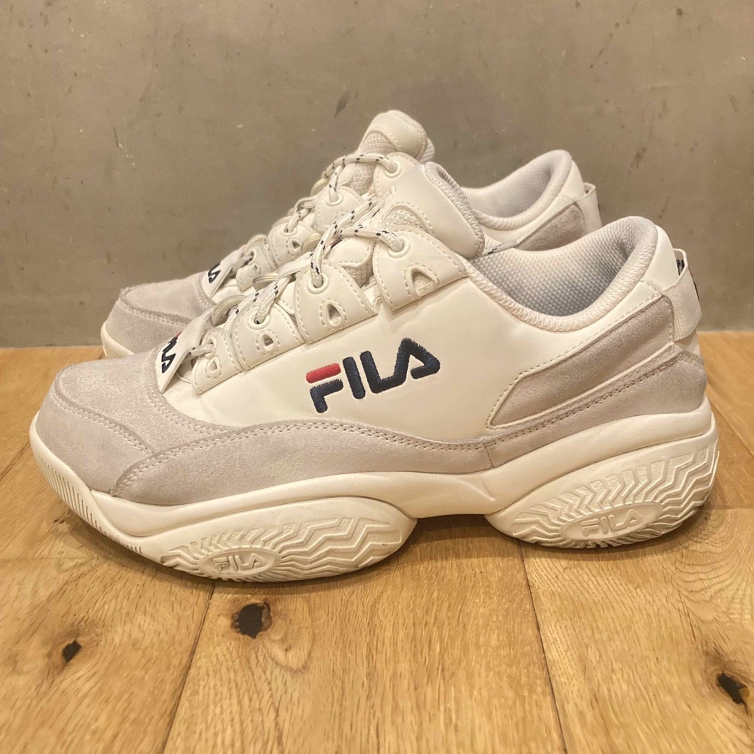 FILA(フィラ)のFILA フィラ　PROVENANCE LOW  厚底　メンズ　ホワイト メンズの靴/シューズ(スニーカー)の商品写真