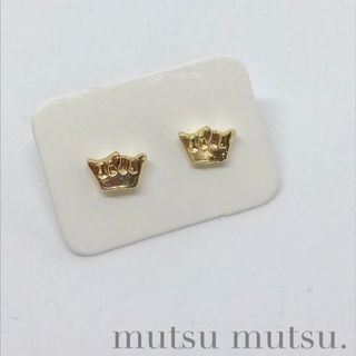 ワンポイント王冠ピアス　ニッケルフリー(ピアス)