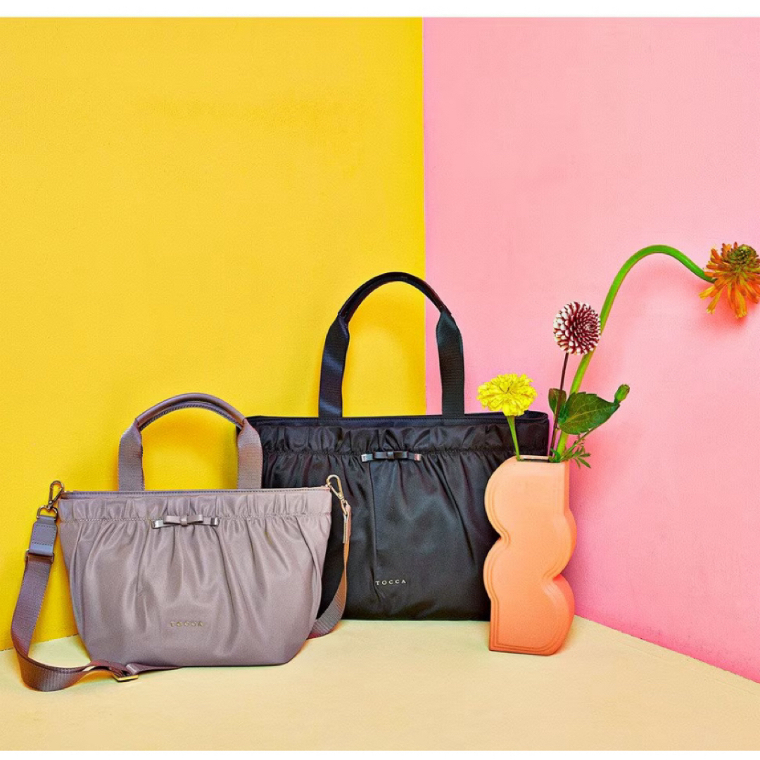 TOCCA(トッカ)のトッカ　tocca ENSEMBLE NYLONBAG トートバッグ M レディースのバッグ(トートバッグ)の商品写真