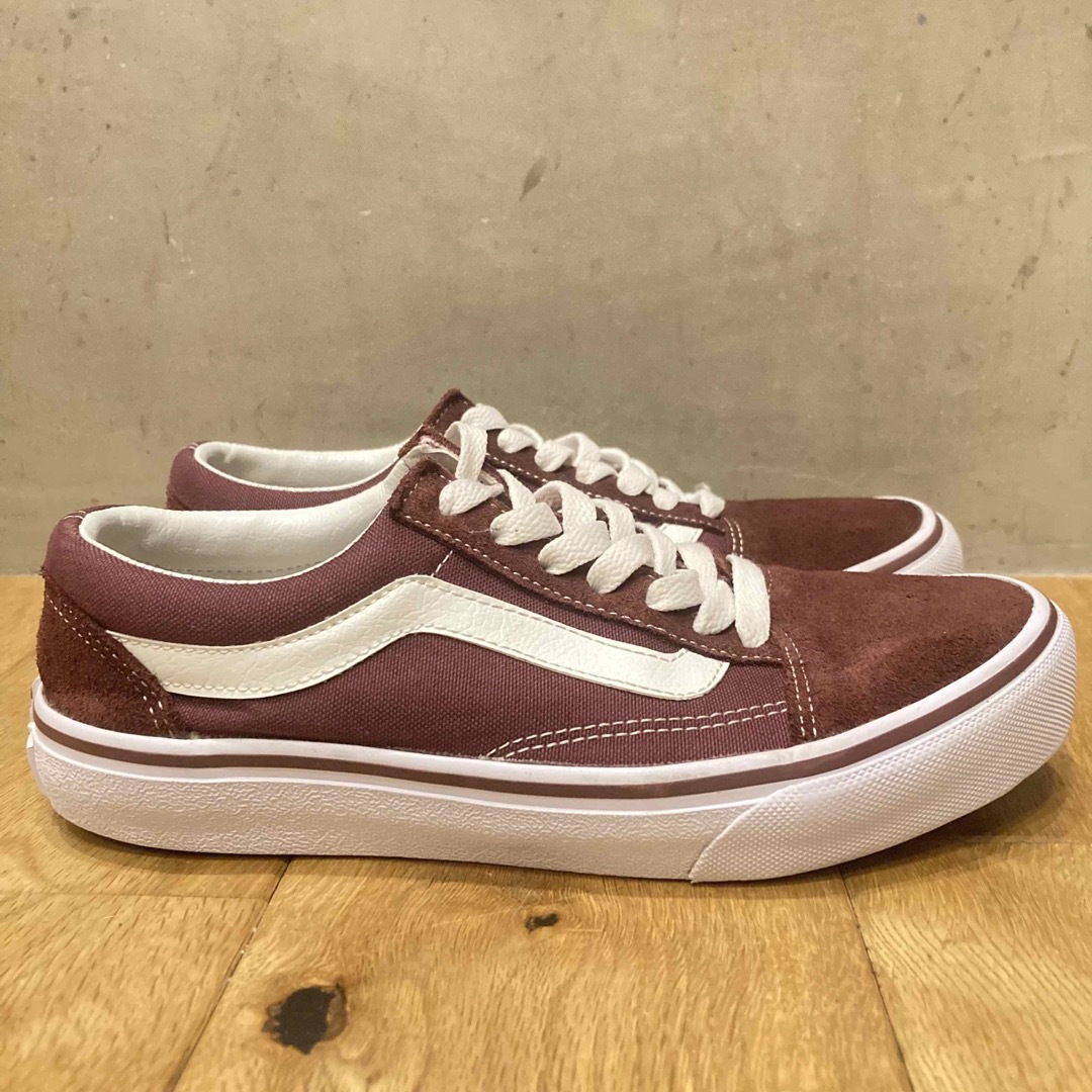 OLD SKOOL（VANS）(オールドスクール)のVANS バンズ オールドスクール　レディース　バーガンディ　スニーカー レディースの靴/シューズ(スニーカー)の商品写真