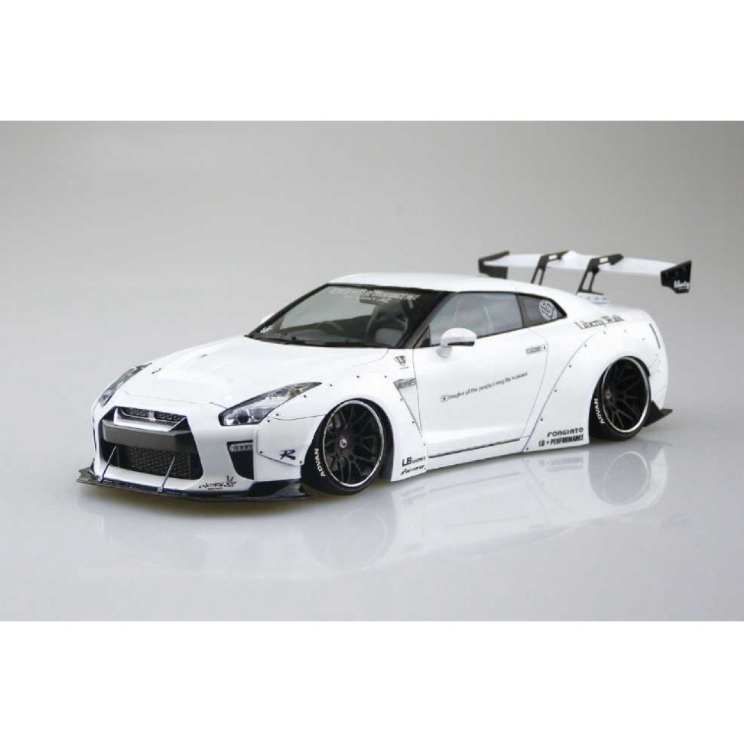 日産(ニッサン)のリバティウォークNo.11 LBワークス R35 GT-R type1.5 エンタメ/ホビーのおもちゃ/ぬいぐるみ(模型/プラモデル)の商品写真