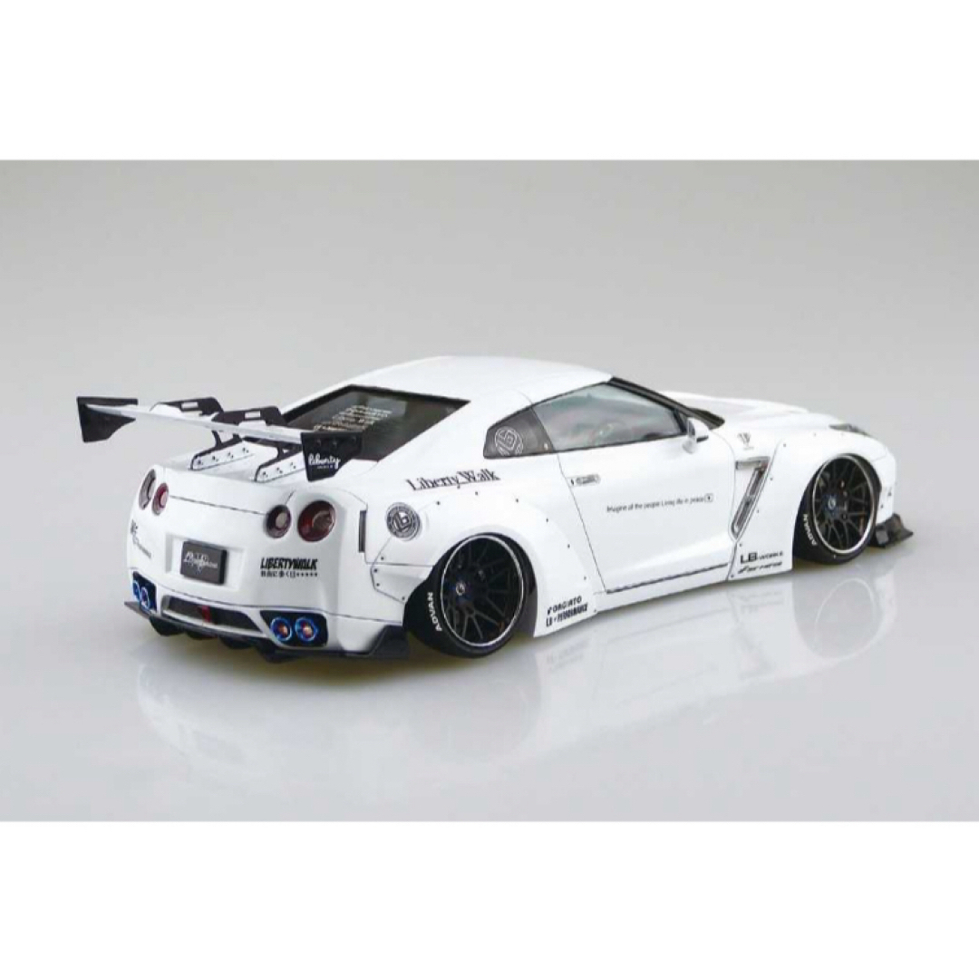 日産(ニッサン)のリバティウォークNo.11 LBワークス R35 GT-R type1.5 エンタメ/ホビーのおもちゃ/ぬいぐるみ(模型/プラモデル)の商品写真