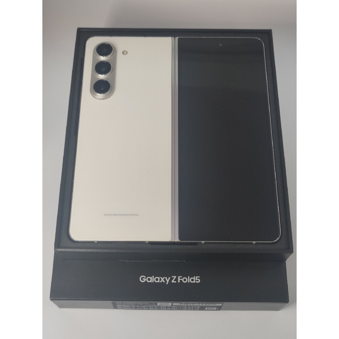 Galaxy(ギャラクシー)の【美品】Galaxy Z Fold5 256GB  韓国版 Simフリー スマホ/家電/カメラのスマートフォン/携帯電話(スマートフォン本体)の商品写真