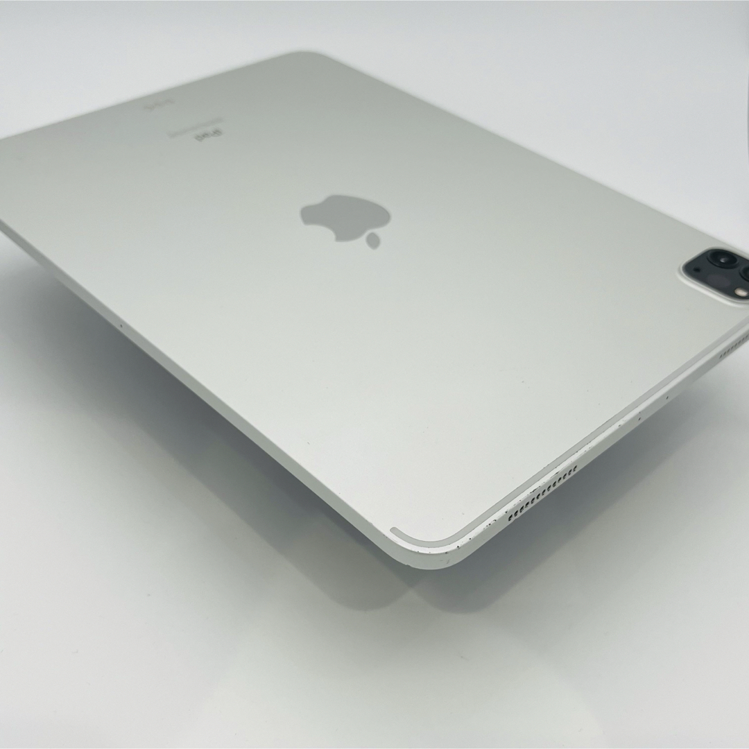Apple(アップル)の89% iPad Pro 11インチ　第2世代　Wi-Fi Silver 本体 スマホ/家電/カメラのPC/タブレット(タブレット)の商品写真