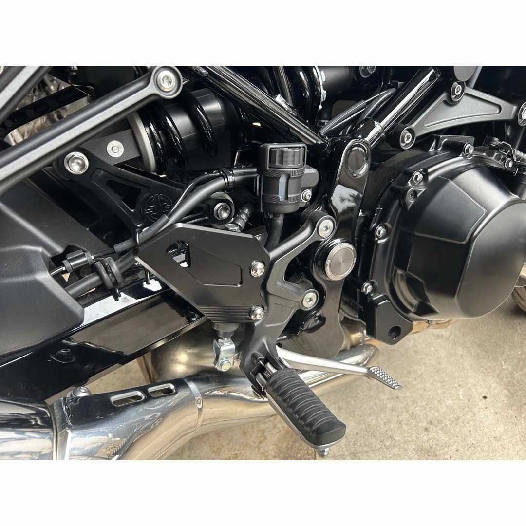 Z900RS ヒールガード　ビールプレート　ブラック　アルミビレット　ステップ 自動車/バイクのバイク(パーツ)の商品写真