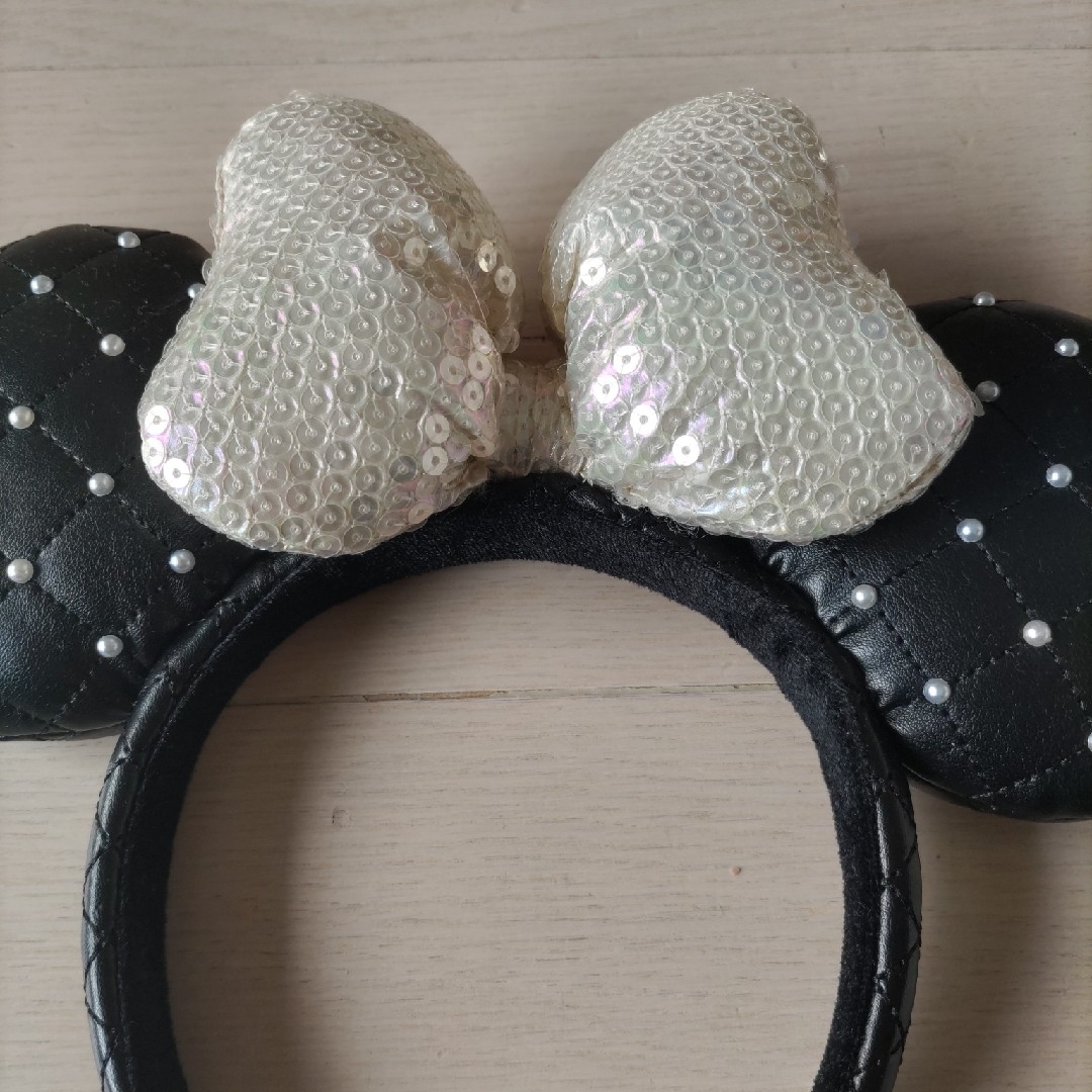 Disney(ディズニー)のディズニー　　ミニー　　カチューシャ レディースのヘアアクセサリー(カチューシャ)の商品写真