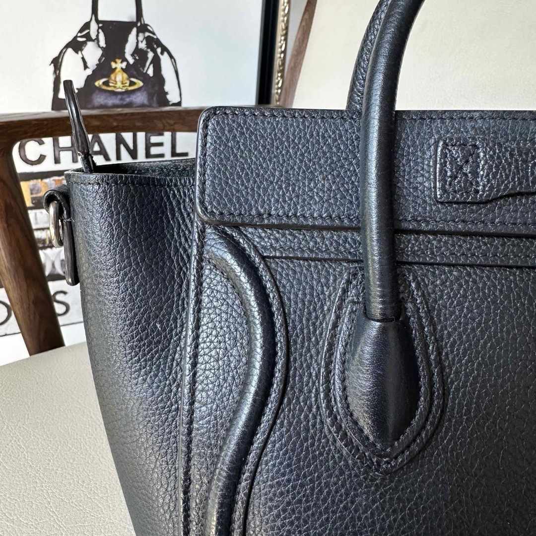 celine(セリーヌ)のCELINE ラゲージナノショッパー　ブラック　ドラムドカーフスキン　ショルダー レディースのバッグ(ショルダーバッグ)の商品写真