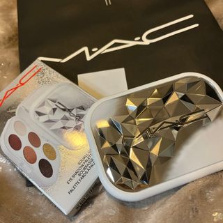 マック(MAC)の国内百貨店購入　完全未使用　M・A・C(アイシャドウ)