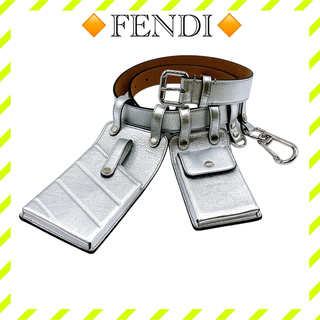 フェンディ(FENDI)の美品 フェンディ 8C0593 マルチアクセサリー ベルト ウエストバッグ 銀(ボディバッグ/ウエストポーチ)