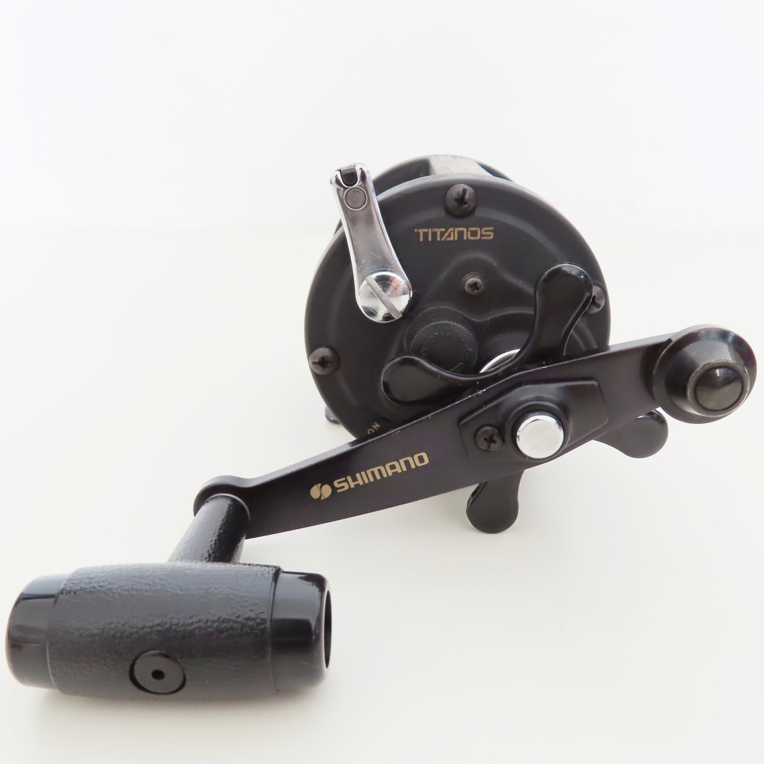 SHIMANO(シマノ)のK04 SHIMANO シマノ TITANOS チタノス GT3000 船用 カーボン チタン製 スポーツ/アウトドアのフィッシング(リール)の商品写真