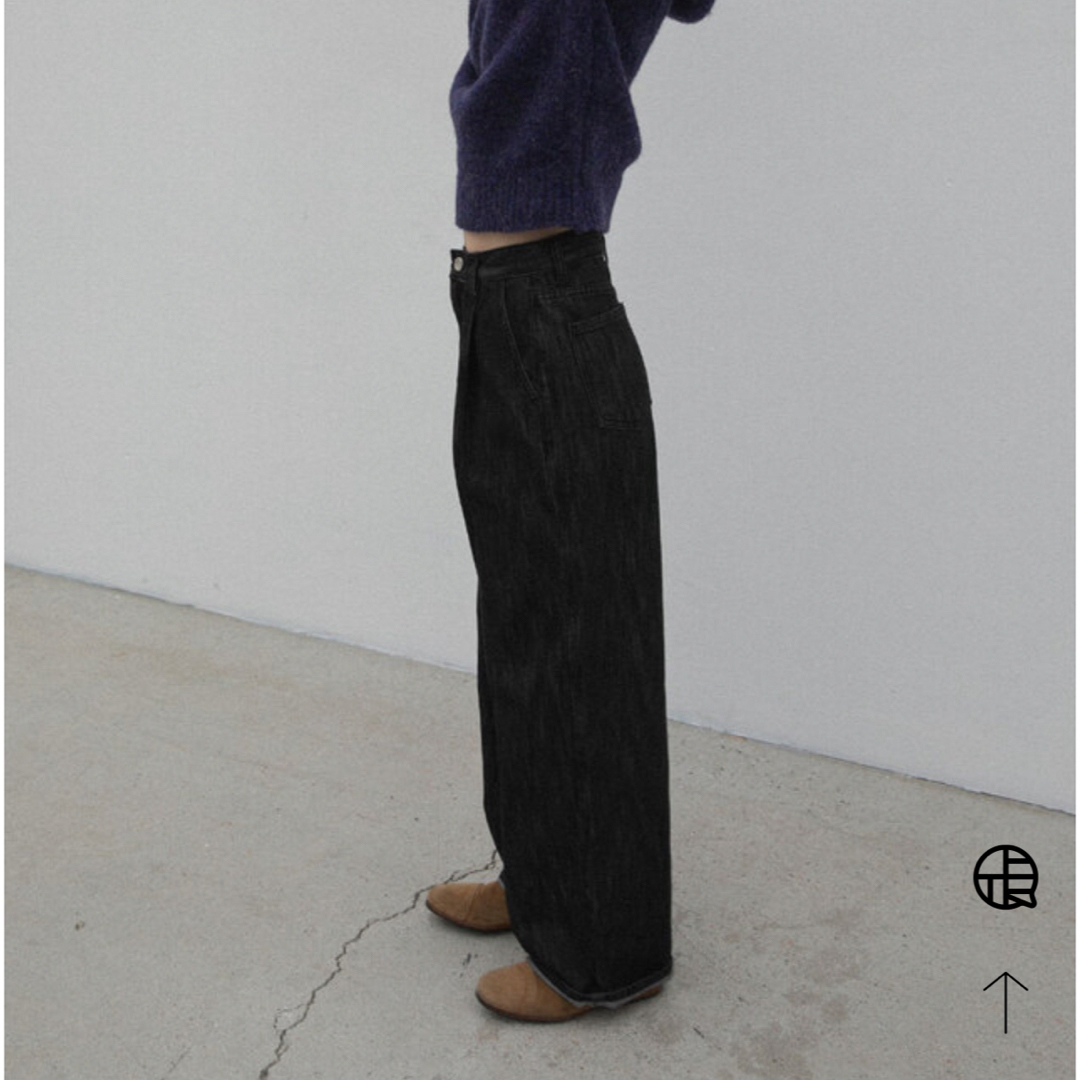 OHOTORO(オオトロ)のOHOTORO  curve tucked jeans レディースのパンツ(デニム/ジーンズ)の商品写真