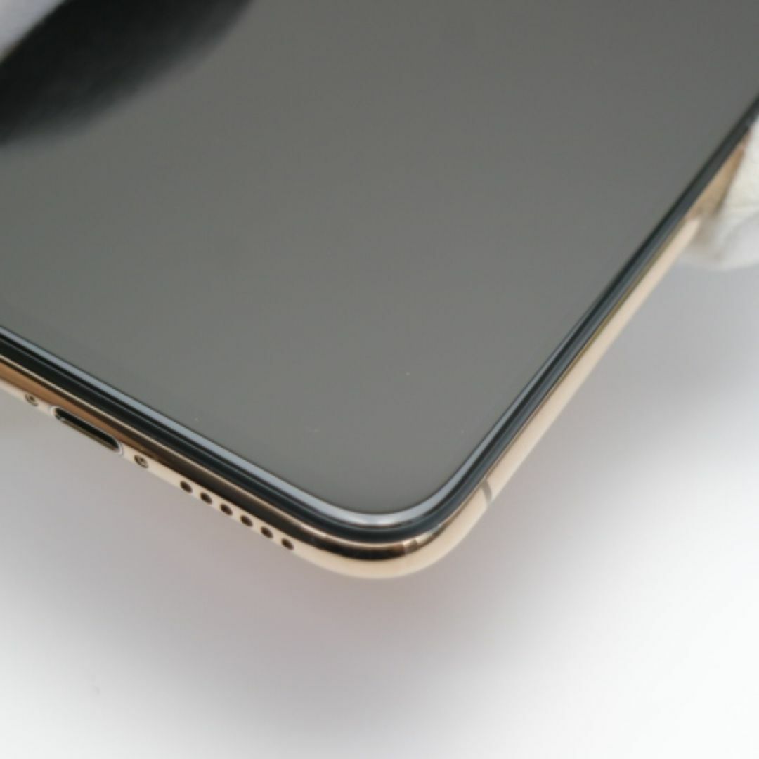 iPhone(アイフォーン)の中古 SIMフリー iPhoneXS 256GB ゴールド  M111 スマホ/家電/カメラのスマートフォン/携帯電話(スマートフォン本体)の商品写真