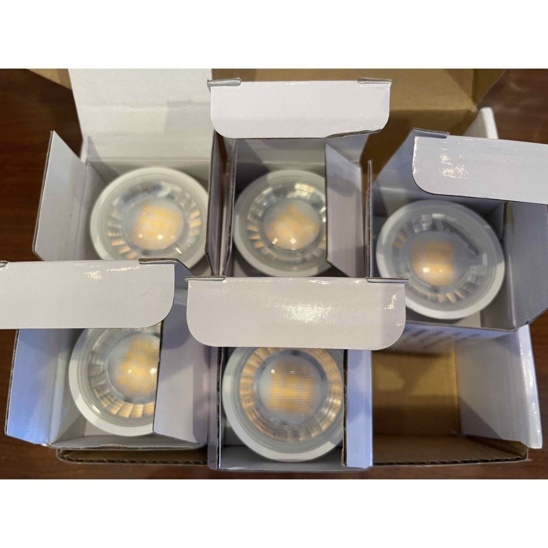 限りなく新品未使用　ライトタイプ LED 電球色相当　5 W  E11 インテリア/住まい/日用品のライト/照明/LED(蛍光灯/電球)の商品写真