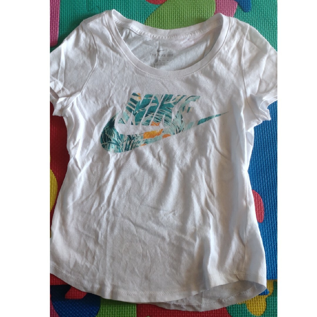 NIKE(ナイキ)のNIKE * Tシャツ キッズ/ベビー/マタニティのキッズ服女の子用(90cm~)(Tシャツ/カットソー)の商品写真