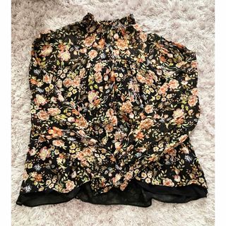 ザラ(ZARA)のZARA♡L♡花柄トップス(シャツ/ブラウス(長袖/七分))