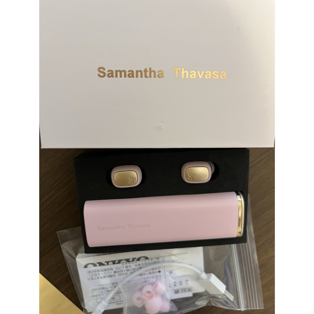 Samantha Thavasa(サマンサタバサ)のサマンサタバサ　ワイヤレスイヤホン　エターナルピンク　イヤホン スマホ/家電/カメラのオーディオ機器(ヘッドフォン/イヤフォン)の商品写真