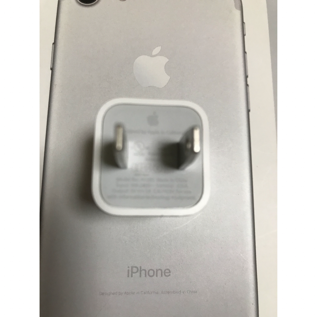 Apple(アップル)のiPhone充電器 ライトニングケーブル 2本 1m 純正品アダプタセット スマホ/家電/カメラのスマートフォン/携帯電話(バッテリー/充電器)の商品写真