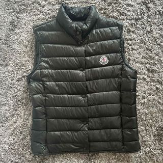 モンクレール(MONCLER)のモンクレール  ダウンベスト　ダウンジャケット　ベスト　レディース　ライトダウン(ダウンベスト)