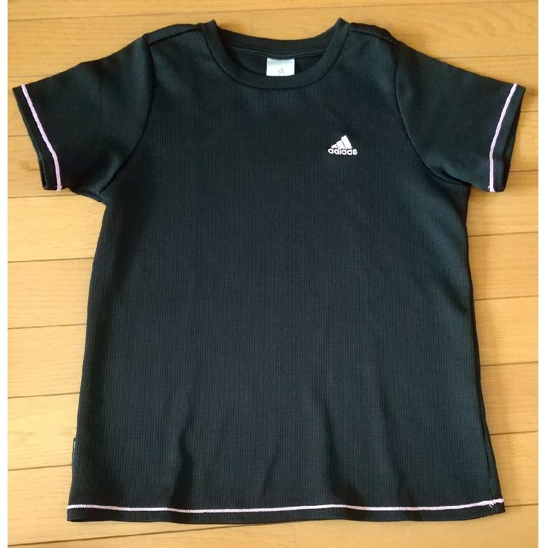 adidas(アディダス)のadidas アディダス スポーツ Tシャツ レディースのトップス(Tシャツ(半袖/袖なし))の商品写真