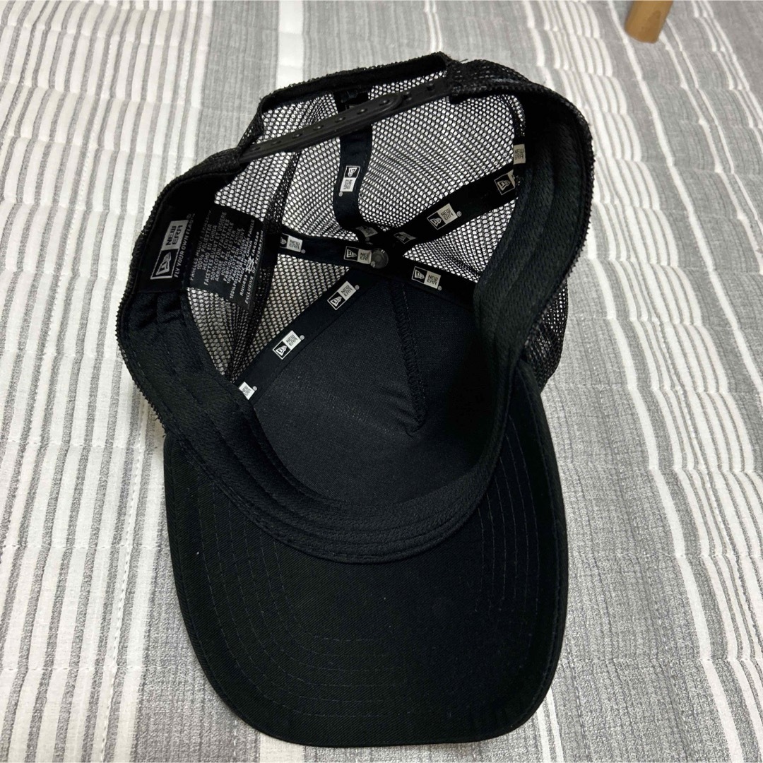 NEW ERA(ニューエラー)のニューエラ　NEW ERA   キャップ　メッシュ　ブラック　フリーサイズ メンズの帽子(キャップ)の商品写真