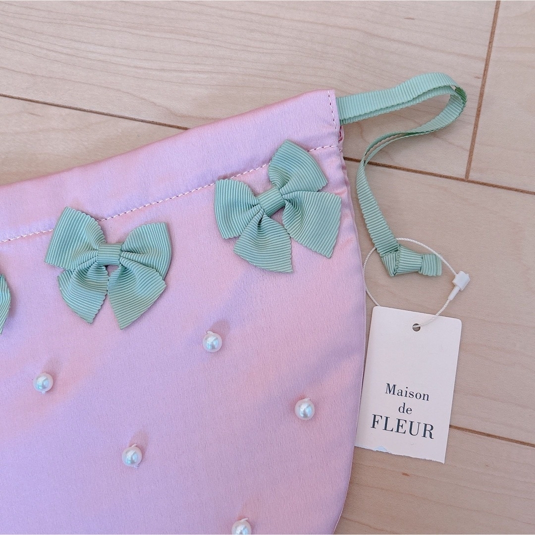 Maison de FLEUR(メゾンドフルール)の【新品.タグ付き.未使用.レア品】♡メゾンドフルール♡いちご巾着ポーチ♡ピンク♡ レディースのバッグ(ボディバッグ/ウエストポーチ)の商品写真